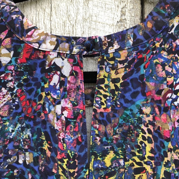 Cabi | abstract tank top with keyhole - Picture 4 of 5